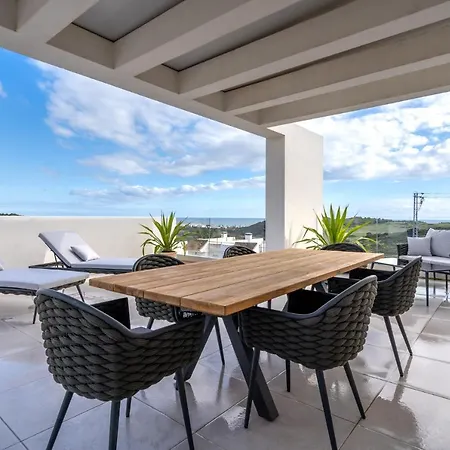 Luxury Golf Penthouse *