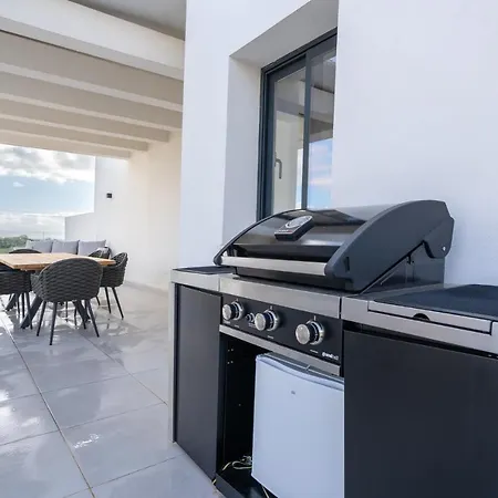 Luxury Golf Penthouse * Εστεπόνα